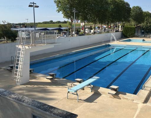 Piscine de Mirambeau &agrave; Mirambeau. photo 1