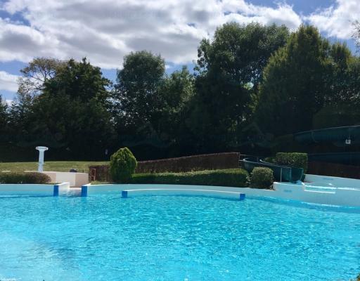 Piscine de Montfort-l'Amaury à Montfort-l'Amaury. photo 3