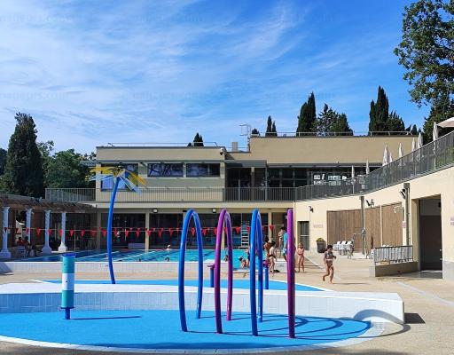 Piscine municipale de Valbonne à Valbonne. photo 1