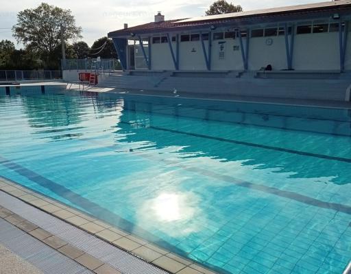 Piscine intercommunale de Verdun-sur-le-Doubs à Verdun-sur-le-Doubs. photo 1