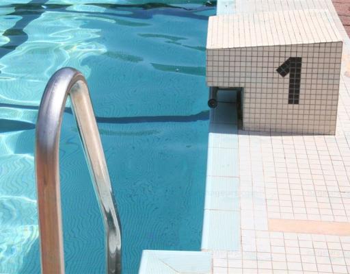 Centre aquatique de Vic-sur-Cre à Vic-sur-Cre. photo 1