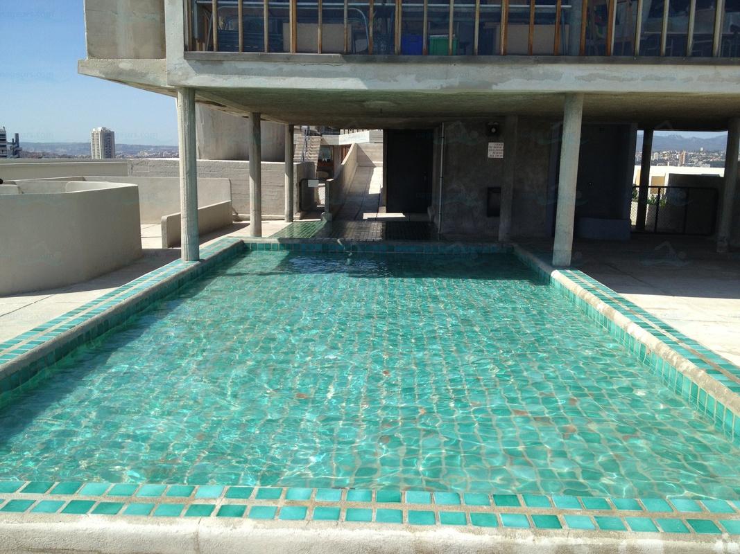 Piscine de la Cit� Radieuse, Immeuble Le Corbusier