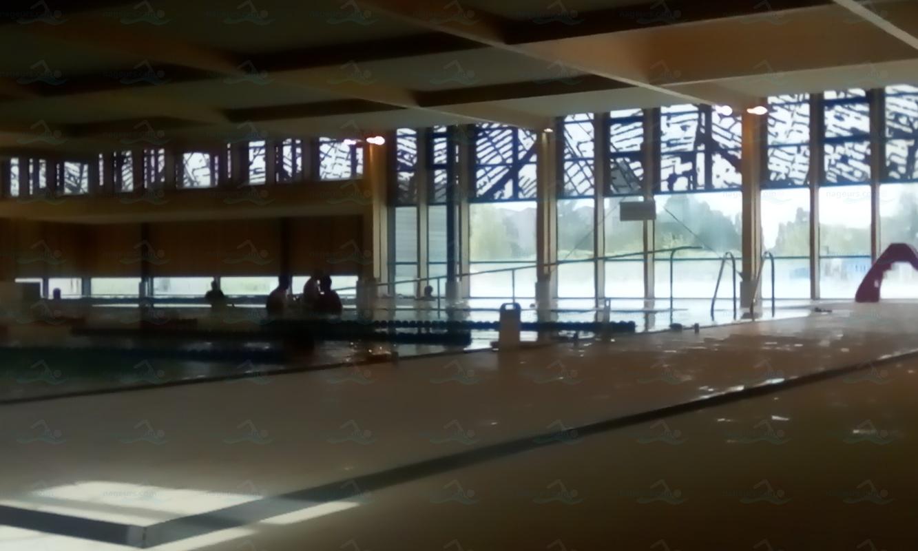 Piscine des murs � p�ches