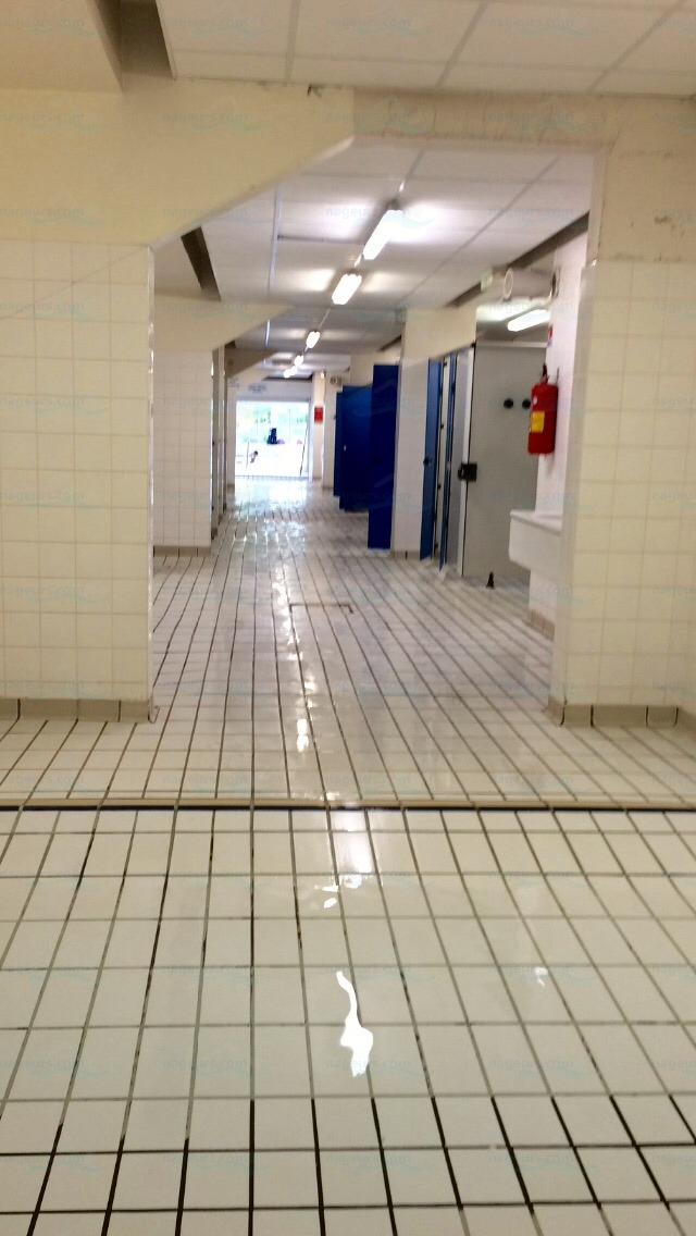 Piscine des Louvrais